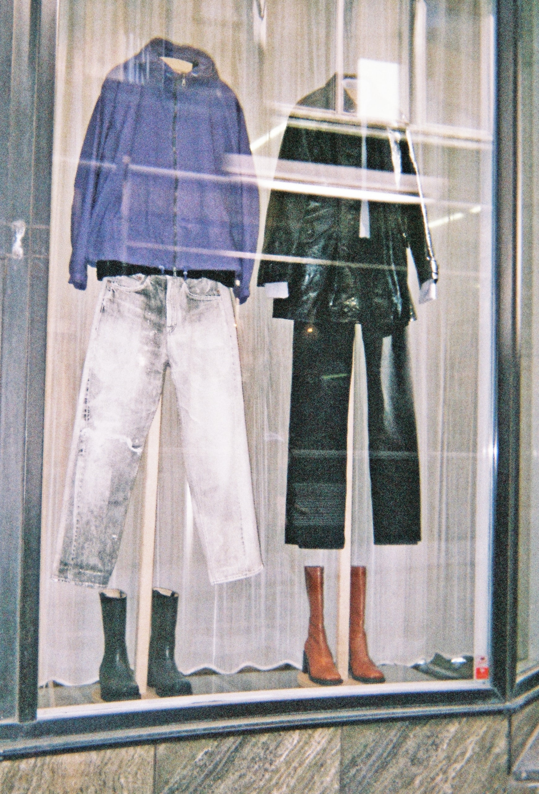 瑞典时装品牌 OUR LEGACY 成员用镜头记录下工作室的一天