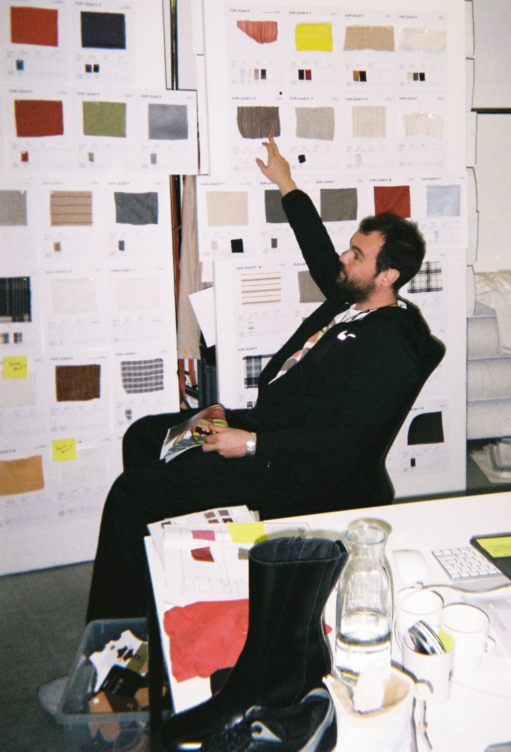 瑞典时装品牌 OUR LEGACY 成员用镜头记录下工作室的一天