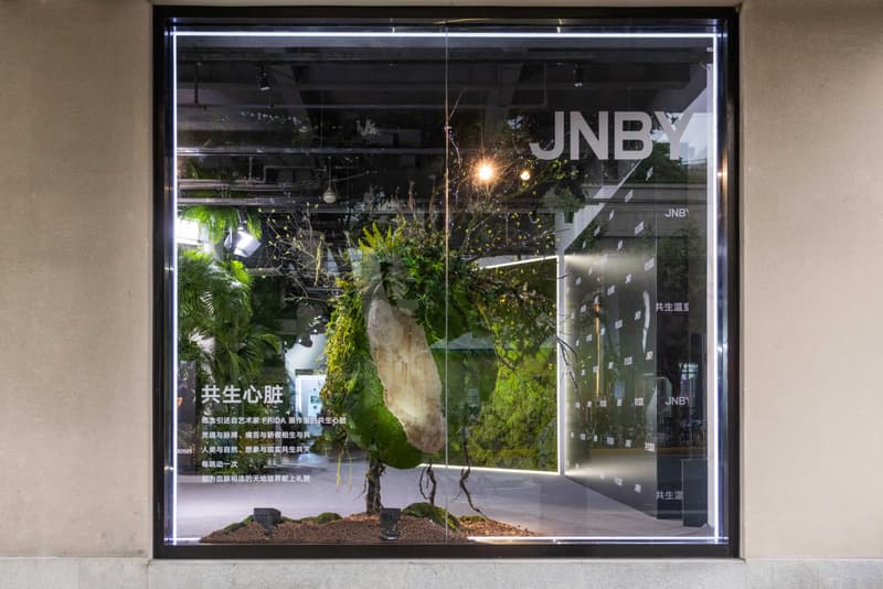 走进 JNBY 2021 「共生温室」Pop-up 活动现场