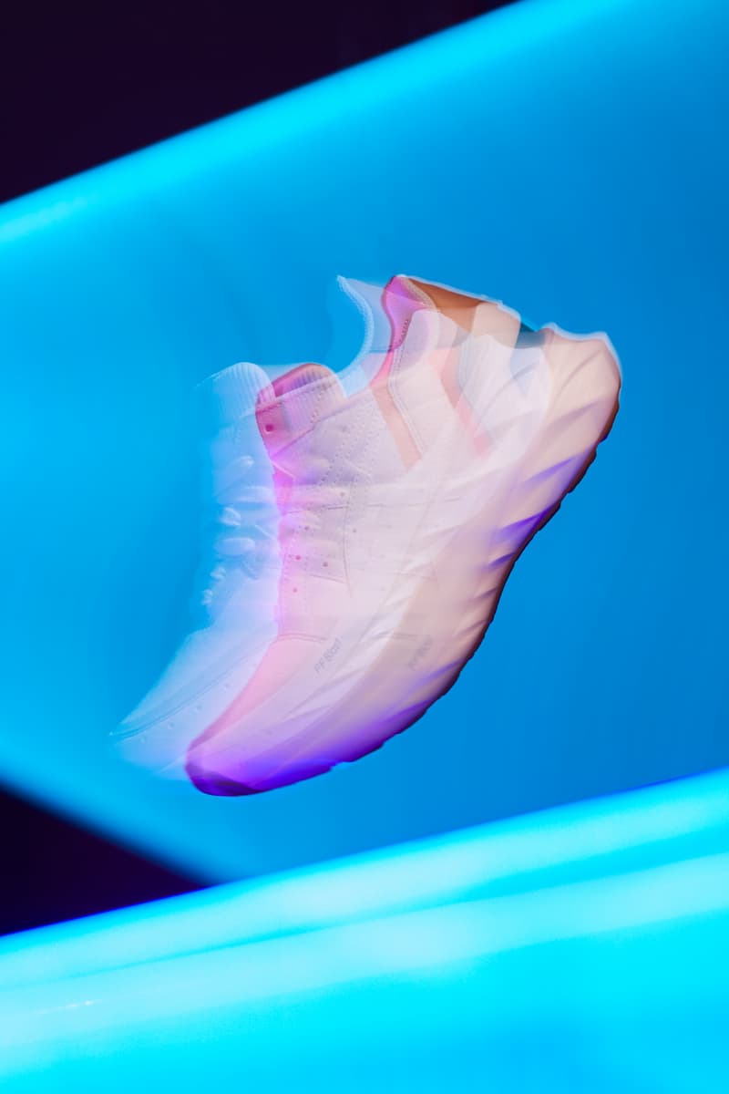 ASICS 推出全新的 DAY-LYTE Pack 系列，突破性的采用彩虹般的色彩