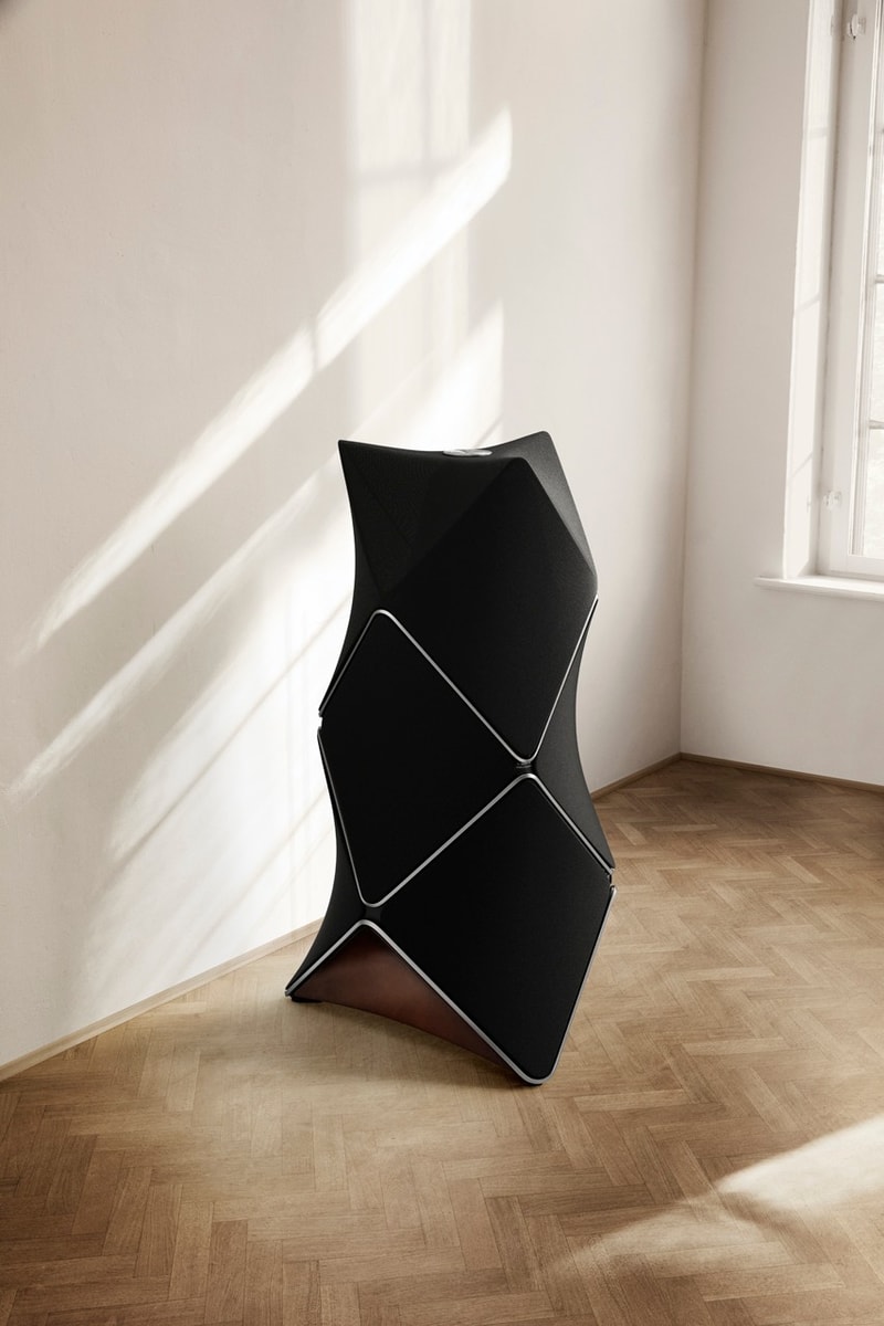 Berluti 携手 Bang & Olufsen 打造联名限定系列