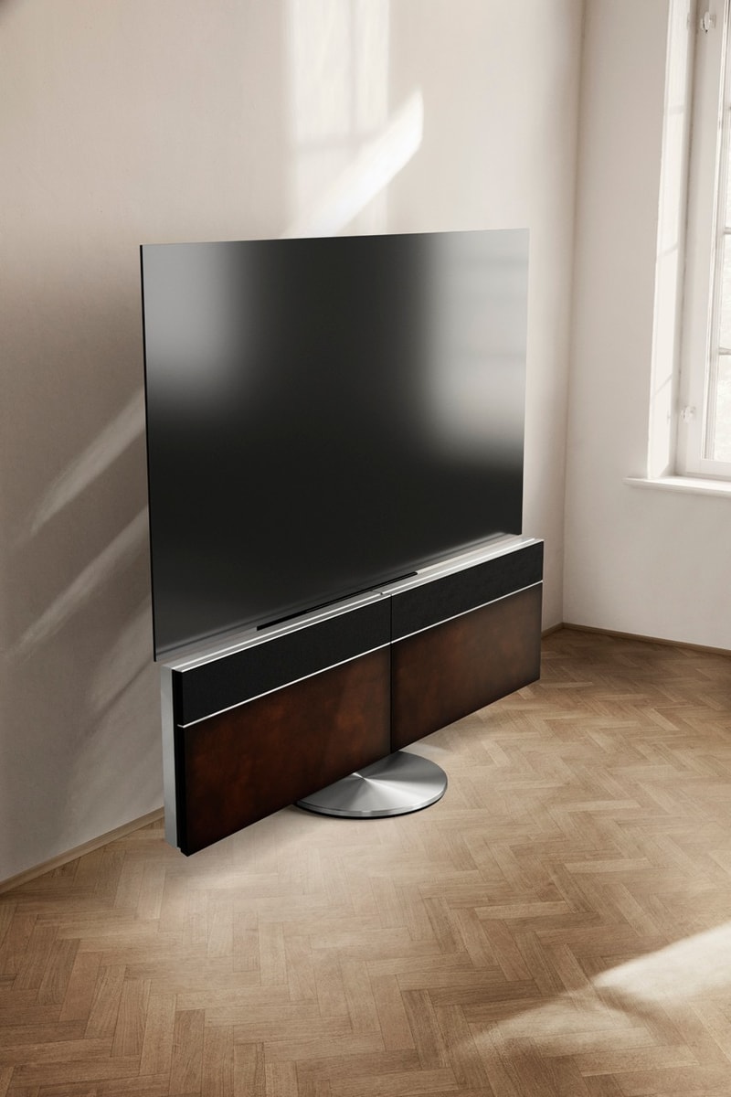 Berluti 携手 Bang & Olufsen 打造联名限定系列