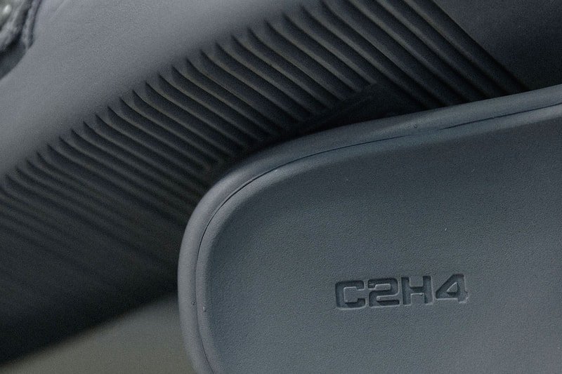 C2H4 Case#R003 系列全新「Proton Alpha」拖鞋正式登场