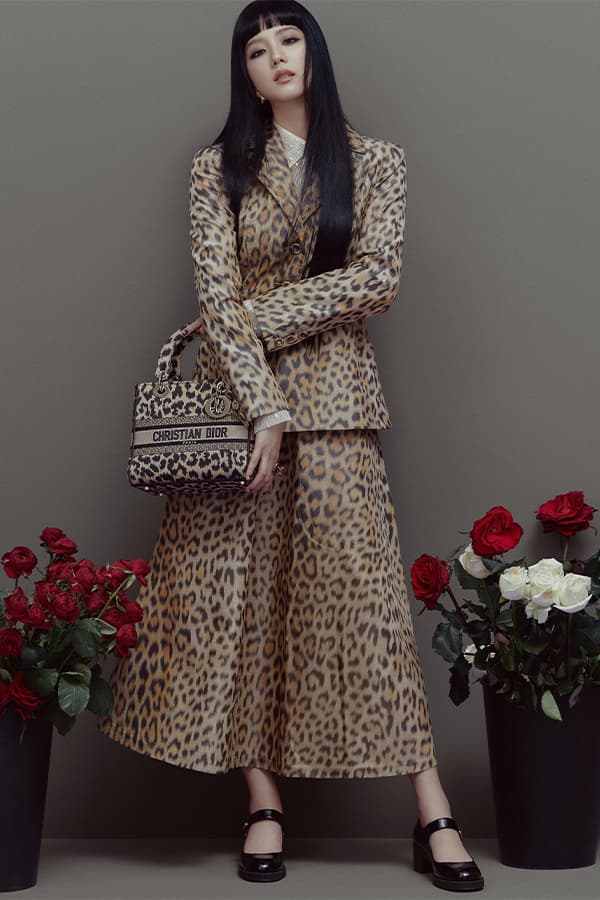 Dior 全球形象大使 Jisoo 釋出最新 2021 秋季系列形象大片