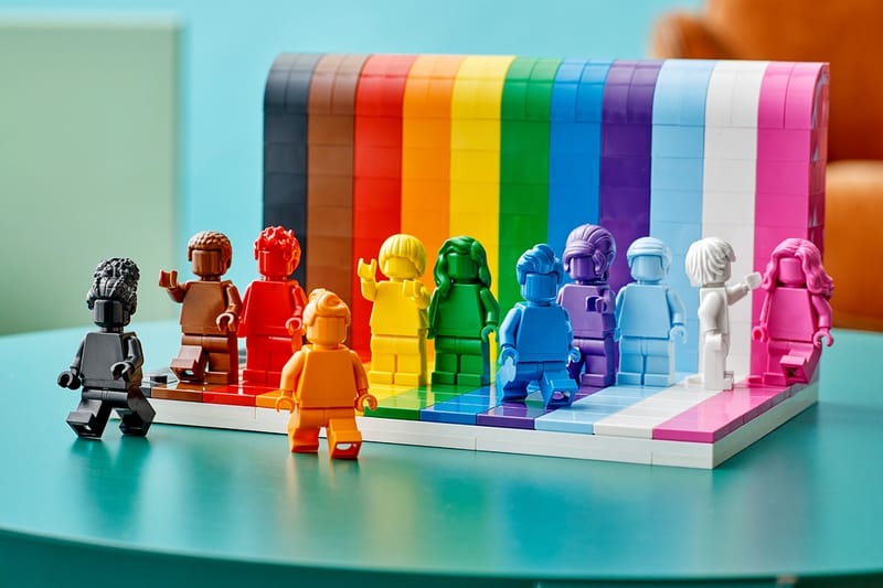 LEGO 打造全新 LGBTQIA + 彩虹旗幟積木組合