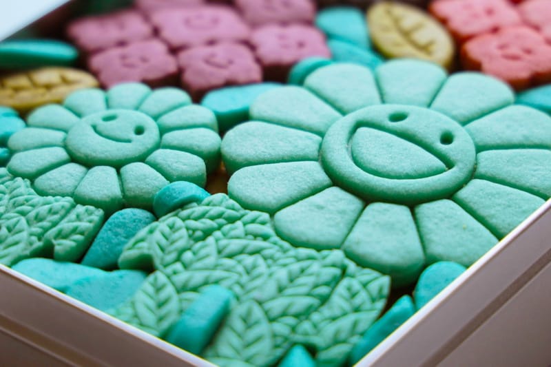 村上隆攜手糕點店 Tonari no Kaikado 打造小花曲奇餅禮盒