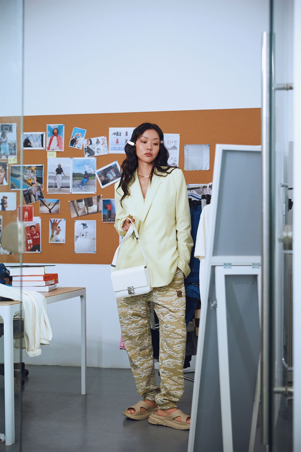 从时装编辑到造型总监，Mia Kong 心中造型最重要的标准是？｜Style With