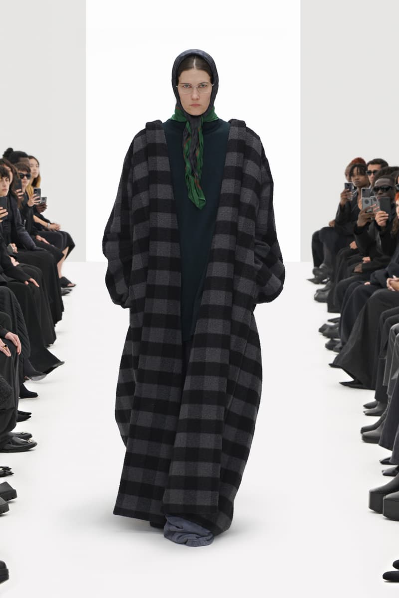 Balenciaga 2022 春季系列大秀正式登場