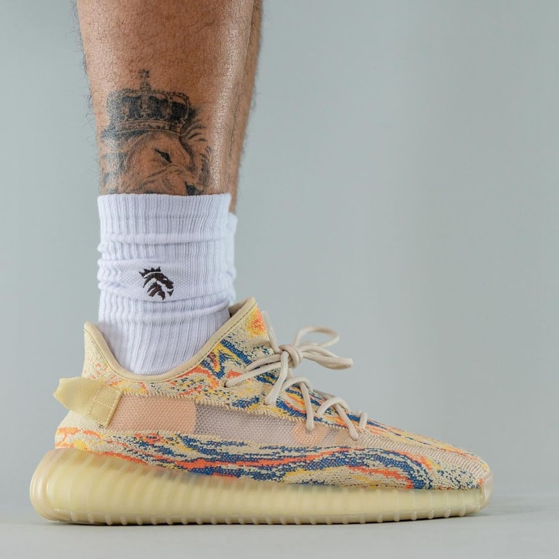 率先近賞 adidas YEEZY BOOST 350 V2 最新配色「MX Oat」上腳圖輯