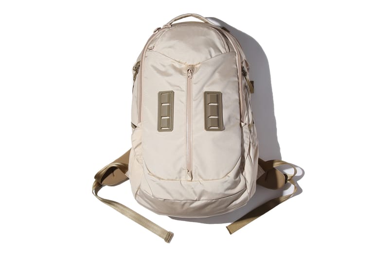 COSTS x F/CE. 首個聯名包袋系列正式登場