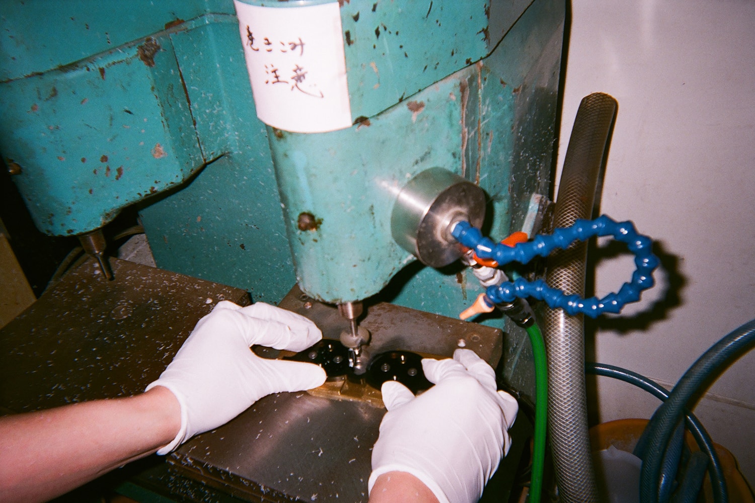 Manual Exposure: Native Sons 主理人 Tommy O’Gara 用镜头记录眼镜制造的幕后工序