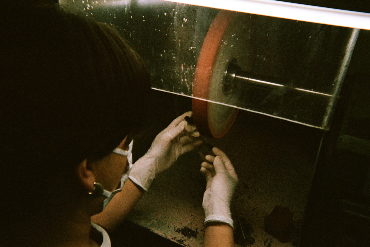 Manual Exposure: Native Sons 主理人 Tommy O’Gara 用镜头记录眼镜制造的幕后工序