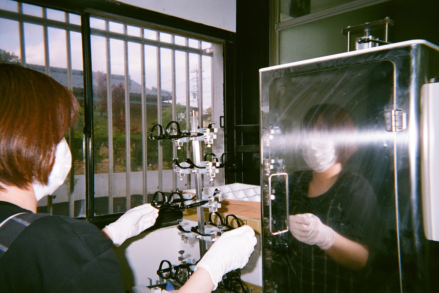 Manual Exposure: Native Sons 主理人 Tommy O’Gara 用镜头记录眼镜制造的幕后工序