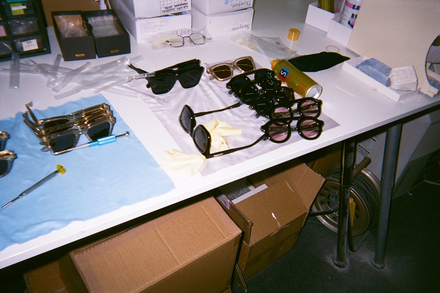 Manual Exposure: Native Sons 主理人 Tommy O’Gara 用镜头记录眼镜制造的幕后工序