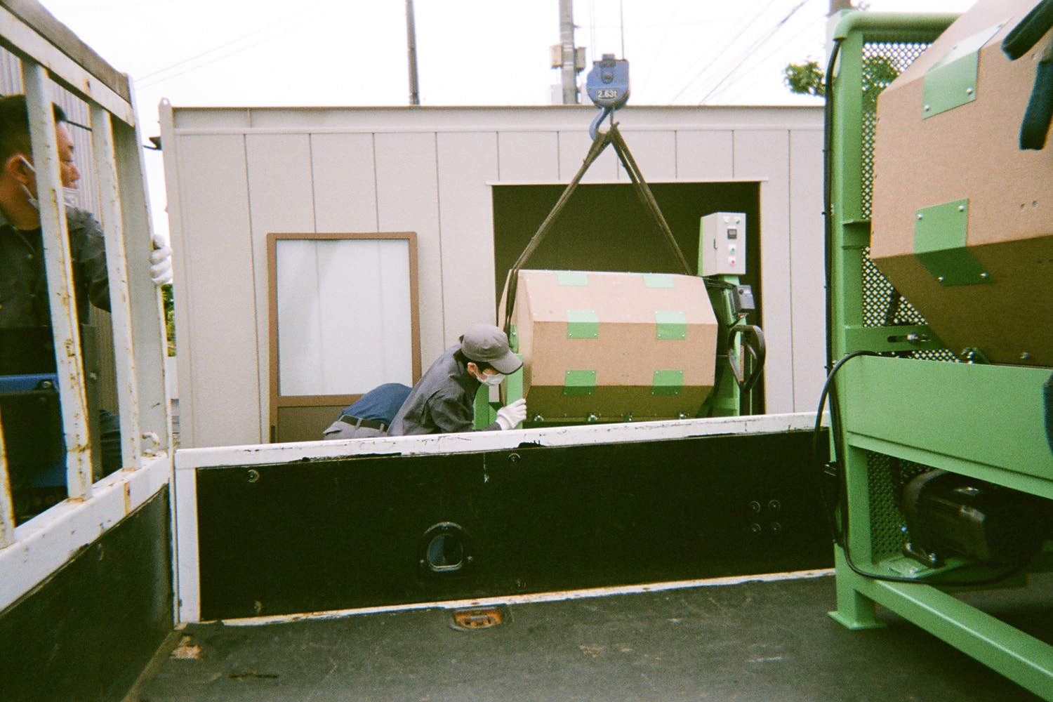 Manual Exposure: Native Sons 主理人 Tommy O’Gara 用镜头记录眼镜制造的幕后工序