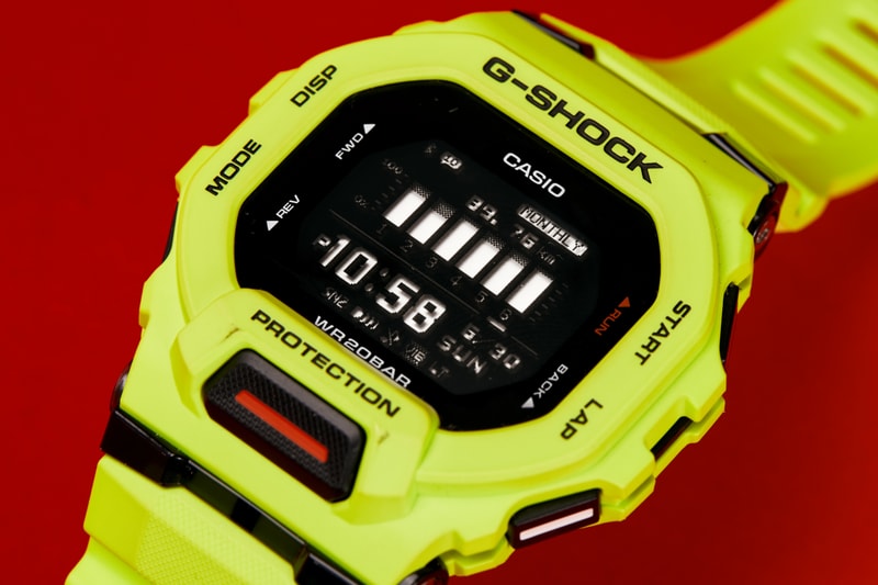 G-SHOCK 推出首款方形表盘 G-SQUAD