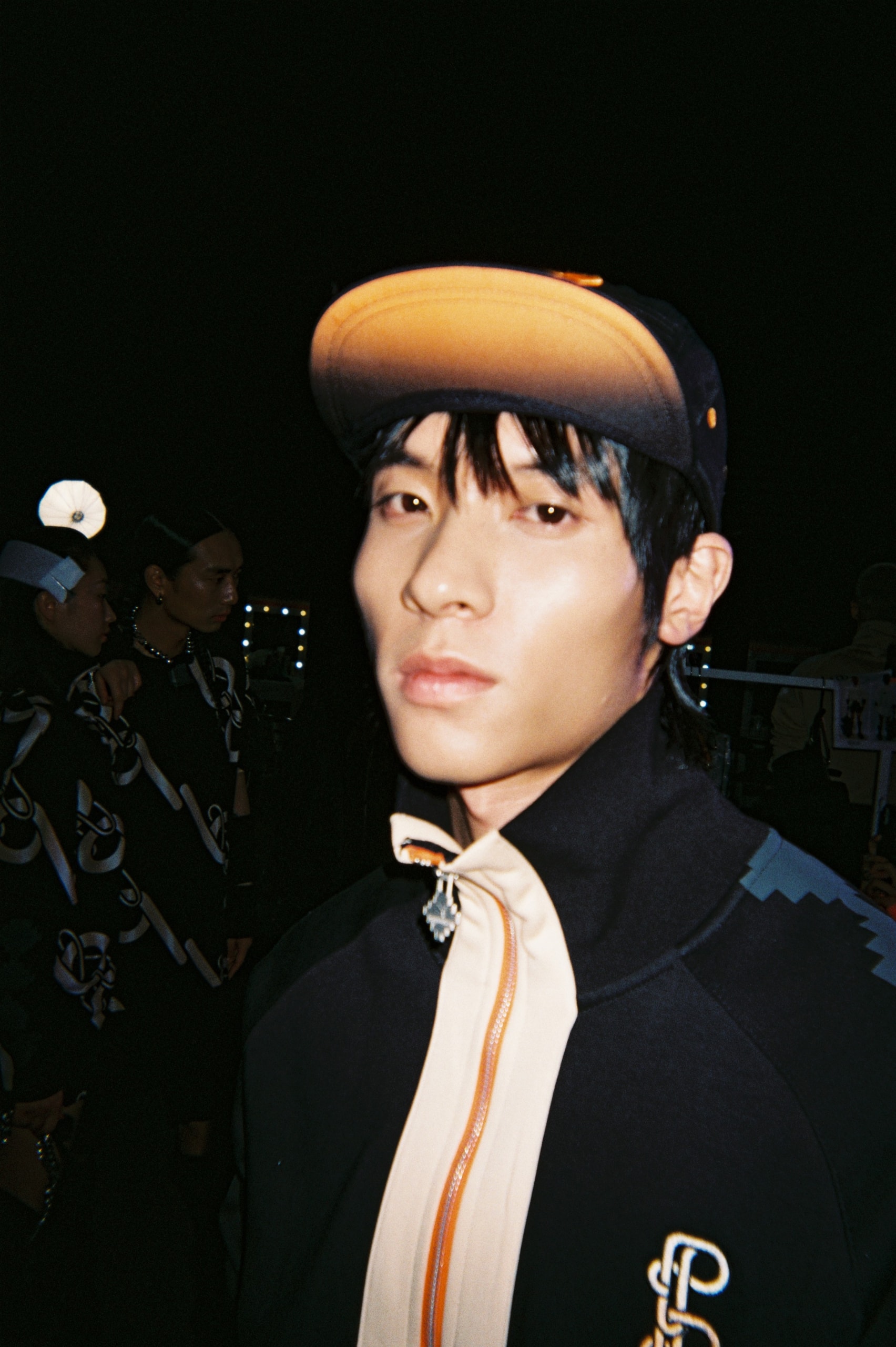 于 PRONOUNCE 的镜头,一窥「无界秘境」大秀前二十四小时的情绪与秩序