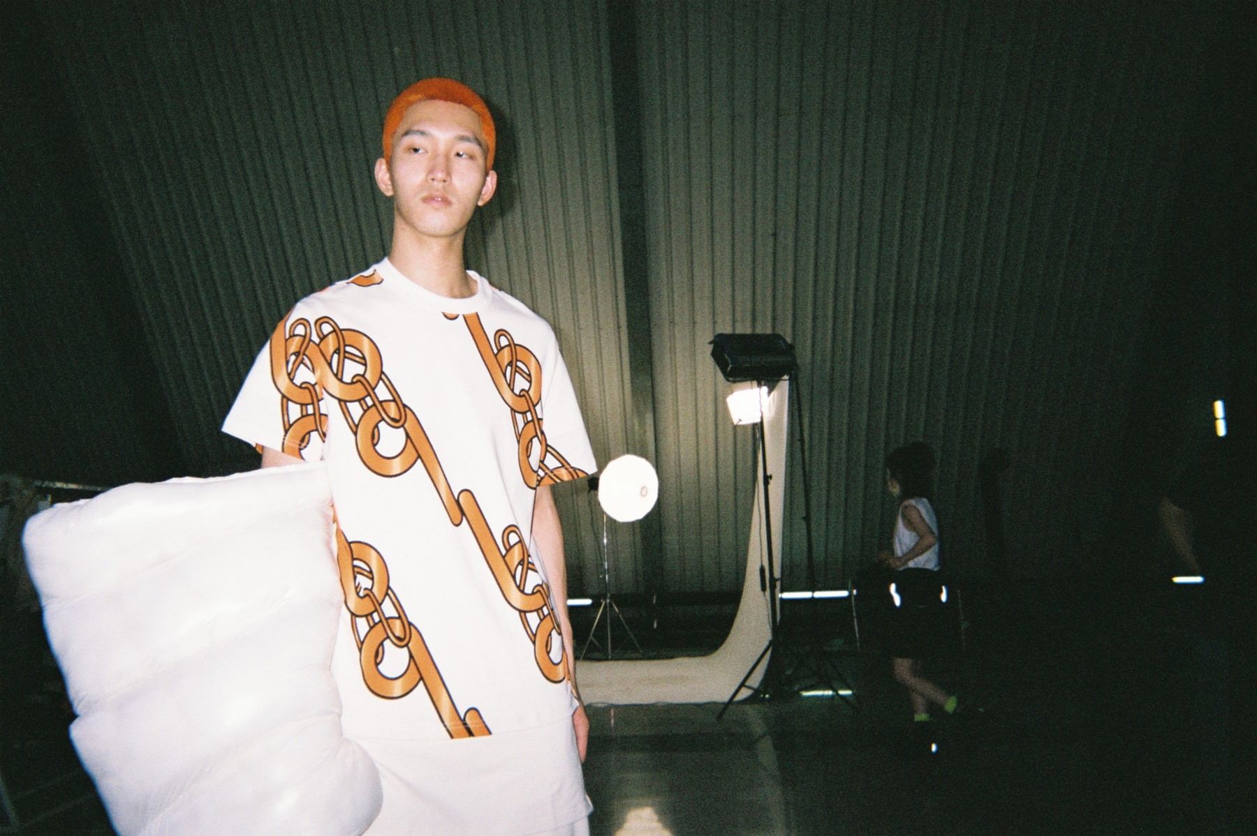 于 PRONOUNCE 的镜头,一窥「无界秘境」大秀前二十四小时的情绪与秩序