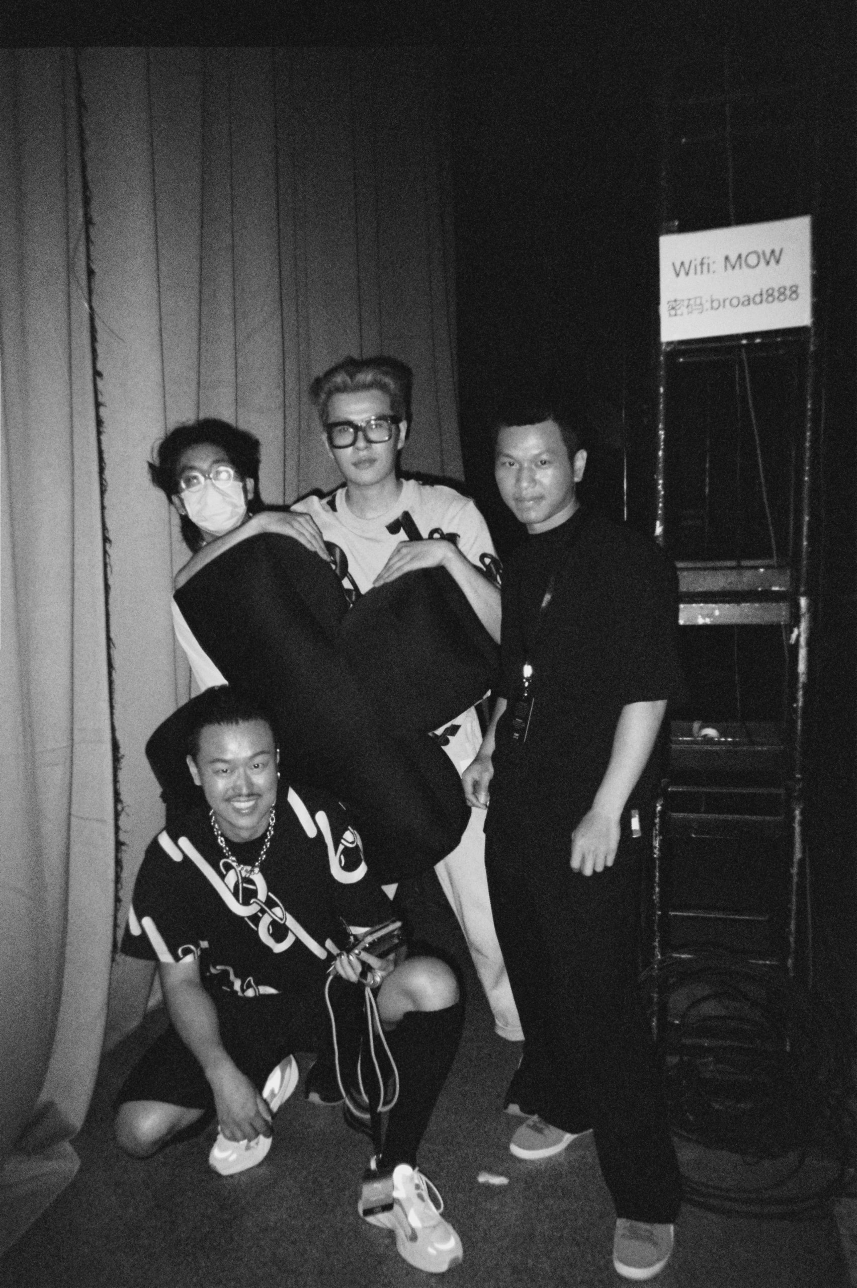 于 PRONOUNCE 的镜头,一窥「无界秘境」大秀前二十四小时的情绪与秩序