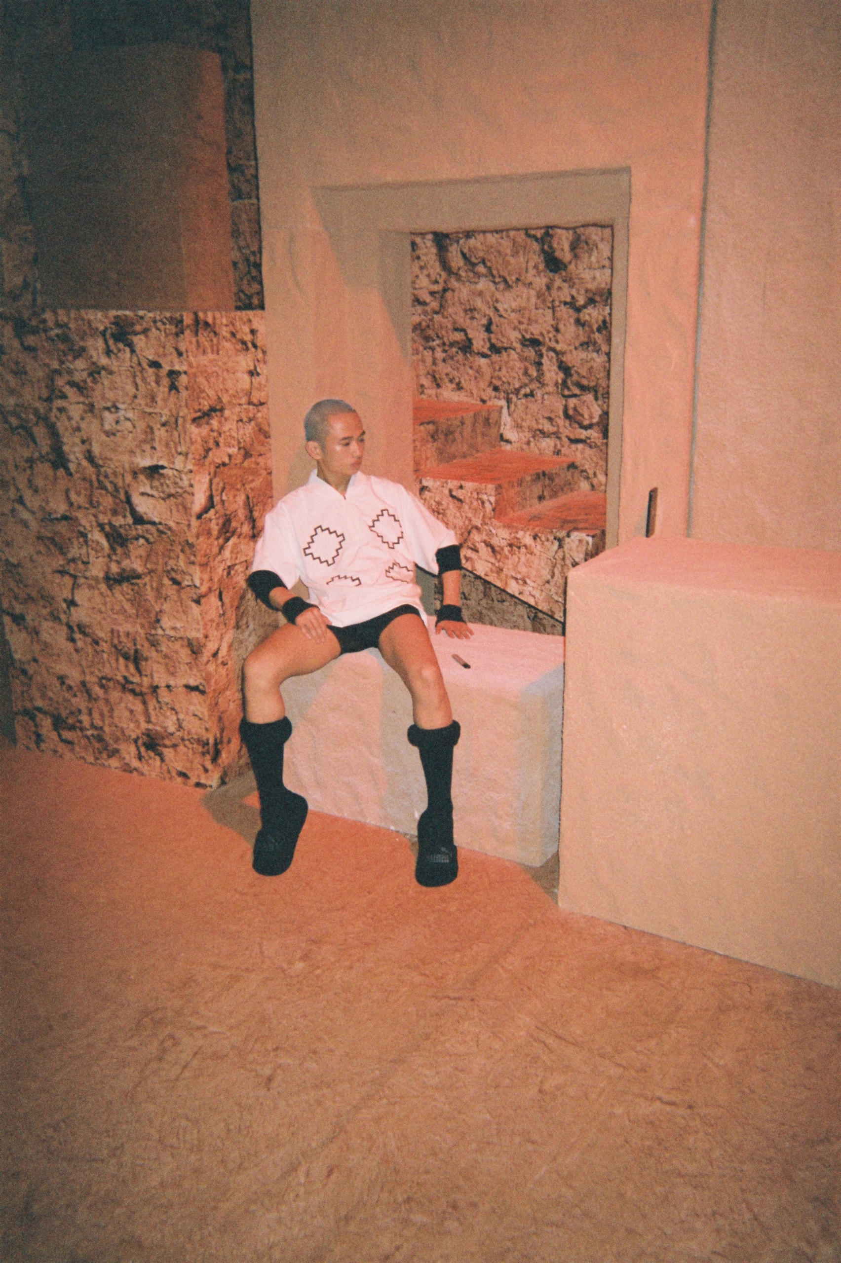 于 PRONOUNCE 的镜头,一窥「无界秘境」大秀前二十四小时的情绪与秩序