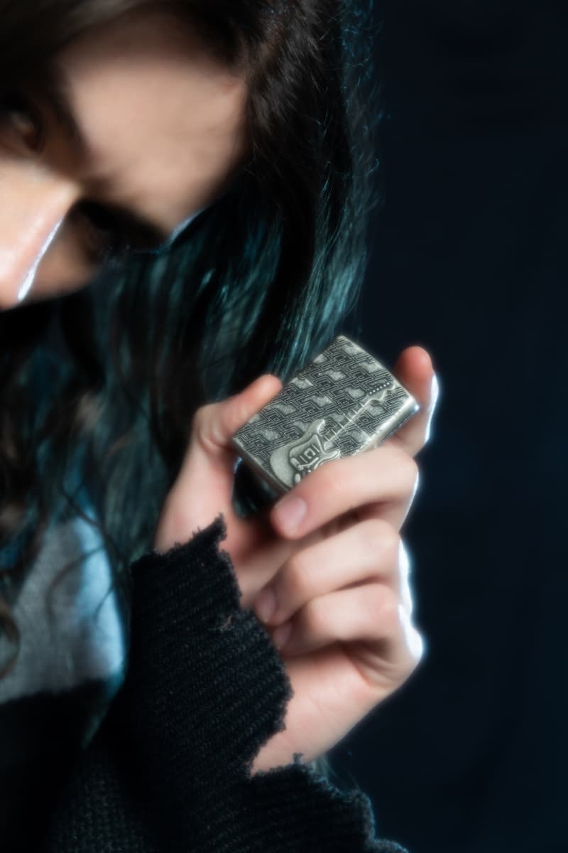 C2H4 携手 Zippo 打造联名仿古银吉他打火机