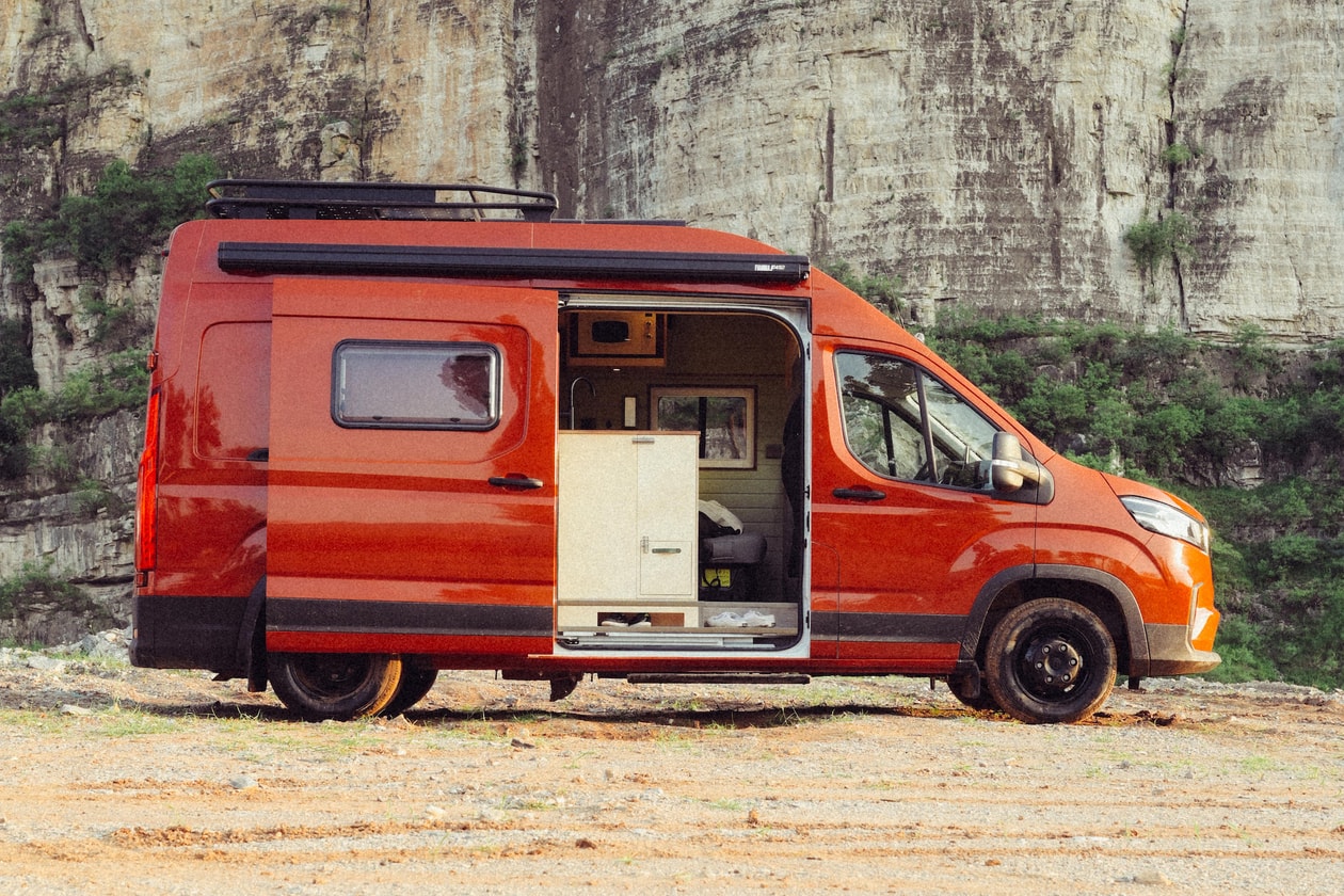Vanlife 生活方式興起，如何打造一台真正的 Camper Van？| THROTTLE