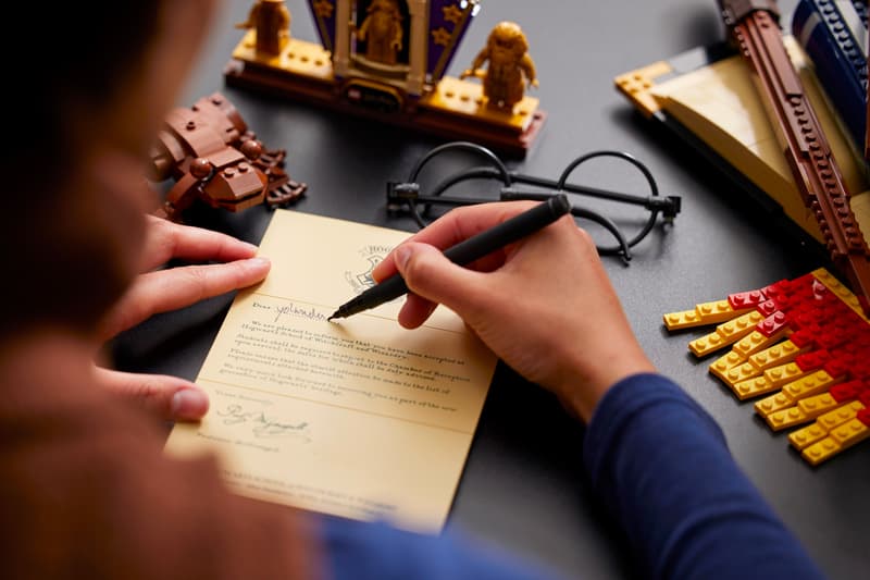 LEGO 携手《哈利波特 Harry Potter》推出「Hogwarts Icons Collectors Edition」积木盒组