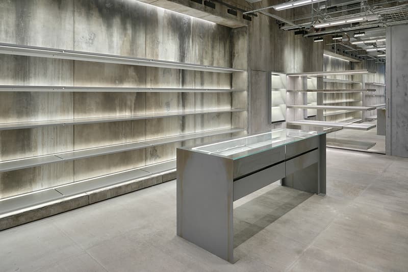 率先走進 Balenciaga 最新工業風格倫敦門店