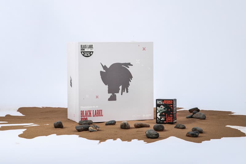 New Balance 2002R LAMTOYS 特别套装正式发布