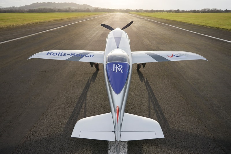 Rolls-Royce 品牌首架純電能飛機成功完成試飛