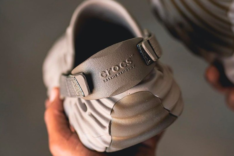 Salehe Bembury 亲自曝光 Crocs Classic Clog 联乘鞋款两种全新配色