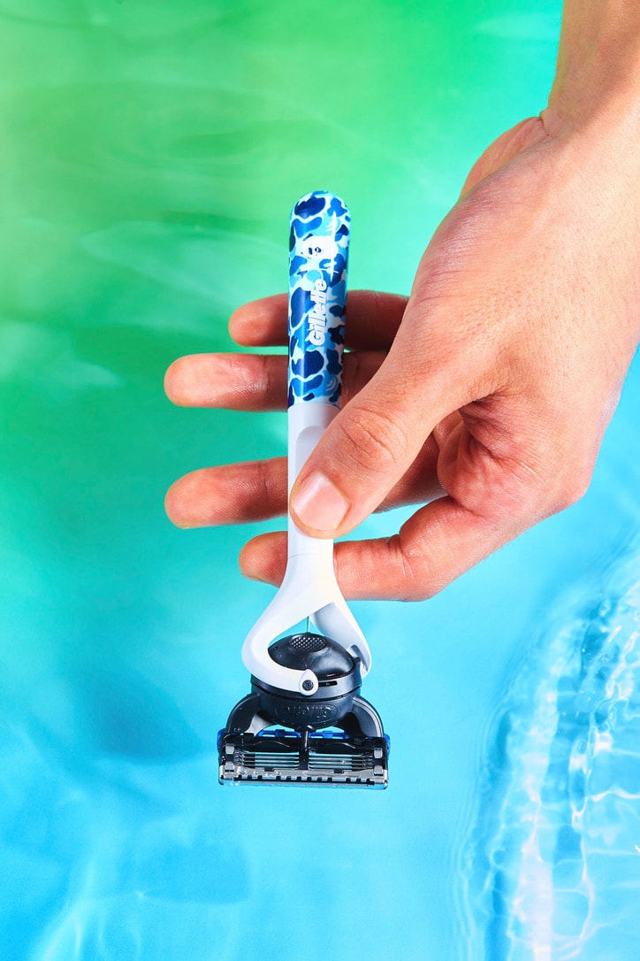 A Bathing Ape ® 联手 Gillette 进军理容市场，推出限量联名剃须刀