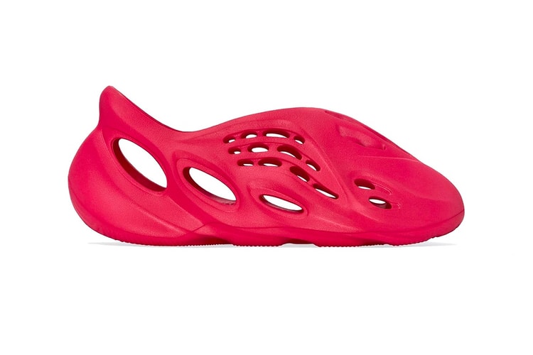 adidas YEEZY Foam Runner 最新配色「Vermillion」官方圖輯正式發佈