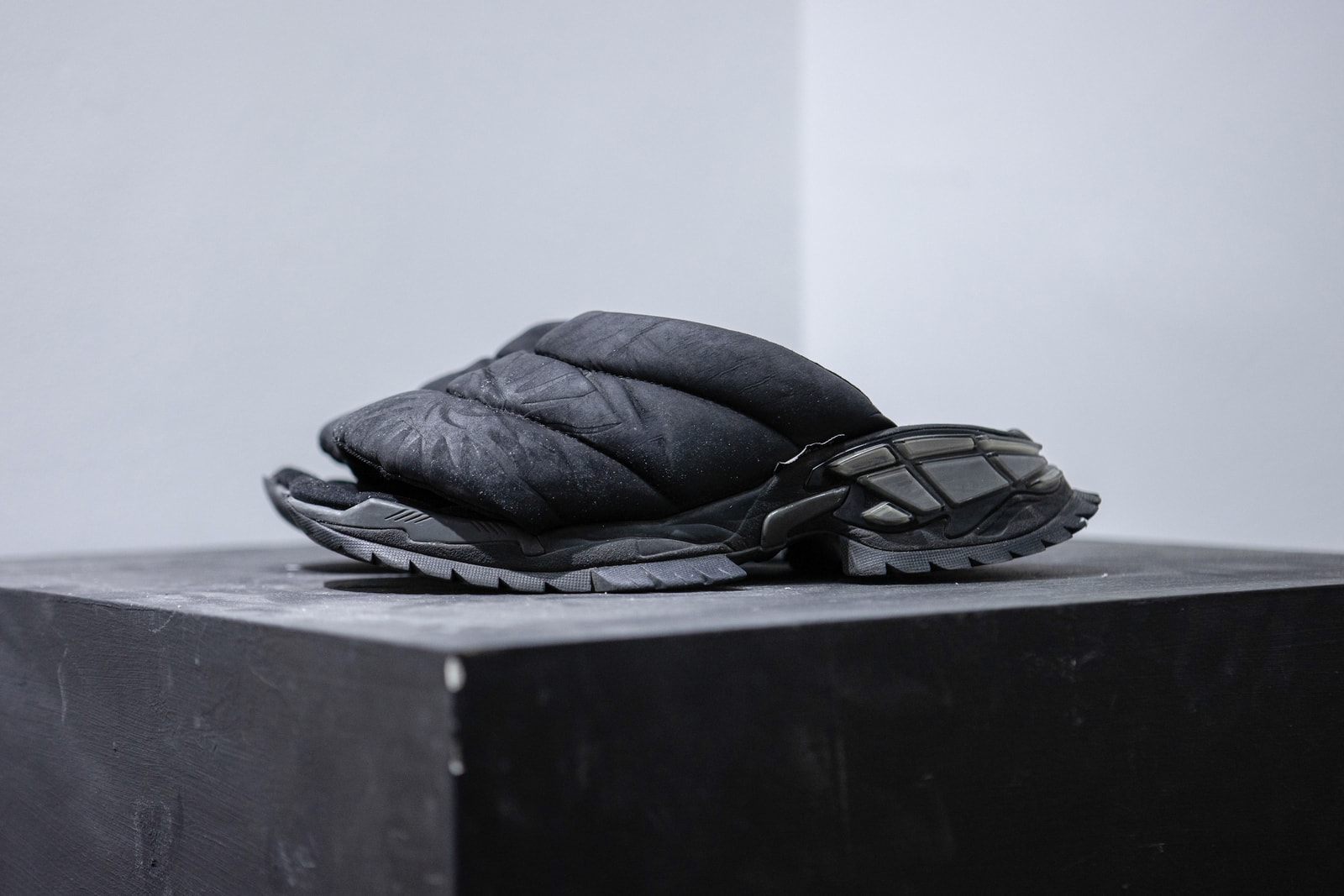 SCRY 主理人魏子雄如何通过 Shuttle 尝试球鞋设计的新可能?-锋巢网