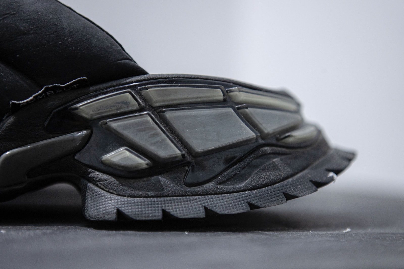 SCRY 主理人魏子雄如何通过 Shuttle 尝试球鞋设计的新可能?-锋巢网