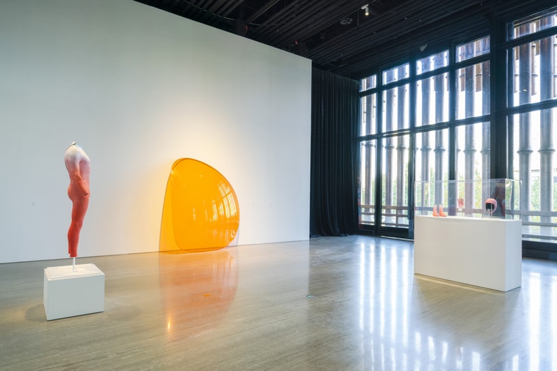 走进美国艺术家 Alex Israel 首个中国个展：「Alex Israel: Freeway」