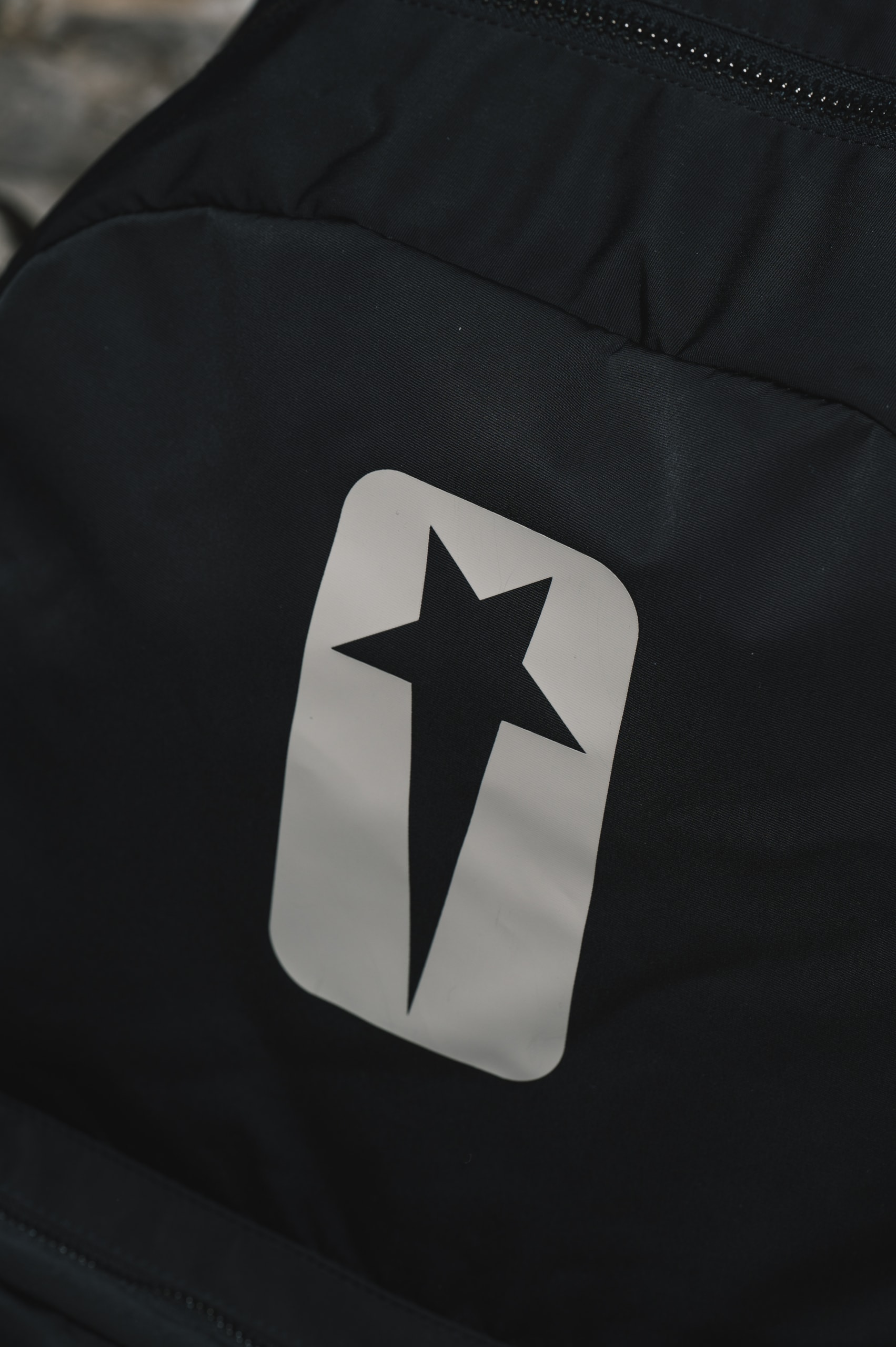 独家近赏 Converse x DRKSHDW 全新联名系列