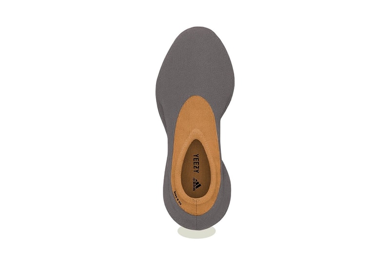 adidas YZY KNIT RNR 最新配色「Stone Carbon」率先曝光