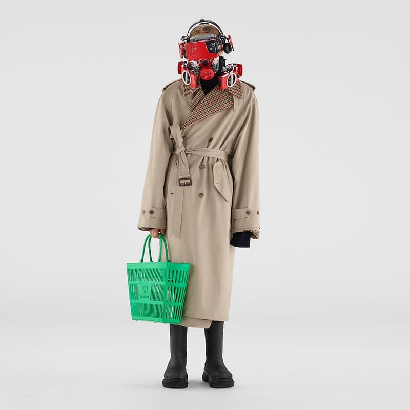 Balenciaga 攜手日本模型藝術家池內啟人打造 2022 最新春季系列廣告大片