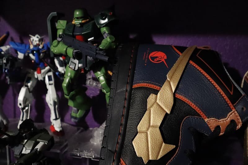 再次近賞 Gundam x Nike SB Dunk High 最新配色「Banshee」