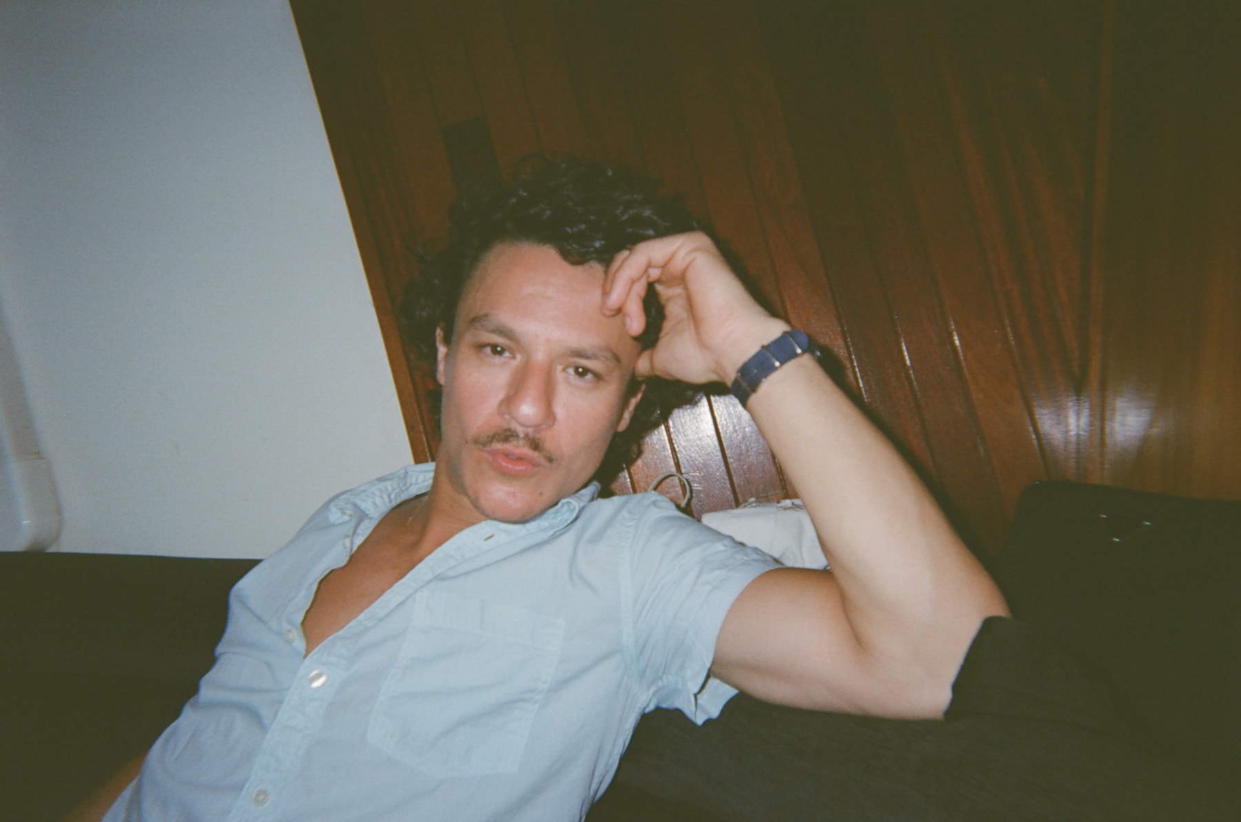 Evan Mock 的「上东区」生活和他镜头下的男孩们 | Manual Exposure