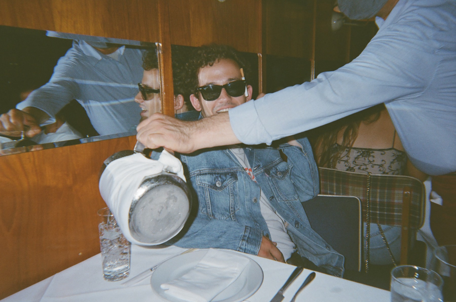 Evan Mock 的「上东区」生活和他镜头下的男孩们 | Manual Exposure