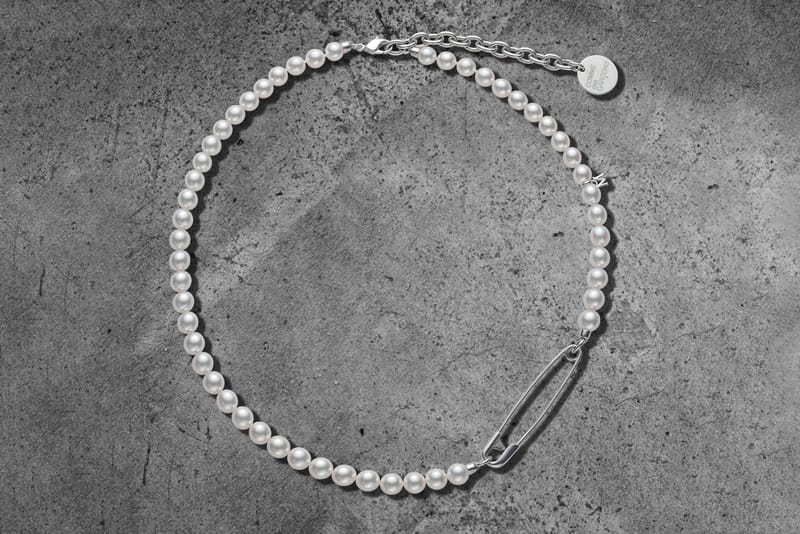 COMME des GARÇONS 携手 MIKIMOTO 打造全新联名珠宝系列