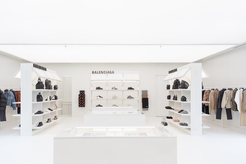 走进 BALENCIAGA 上海新春虎年系列限时体验店