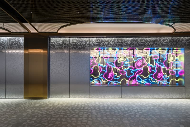 走进 BAPE STORE® 上海前滩太古里全新店铺