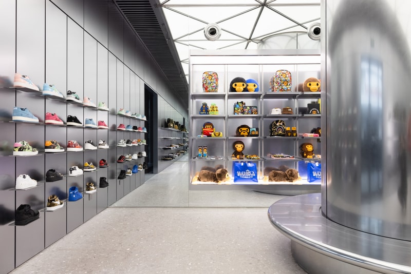 走进 BAPE STORE® 上海前滩太古里全新店铺