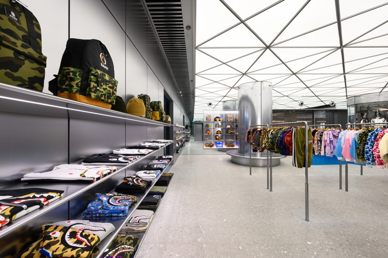 走进 BAPE STORE® 上海前滩太古里全新店铺