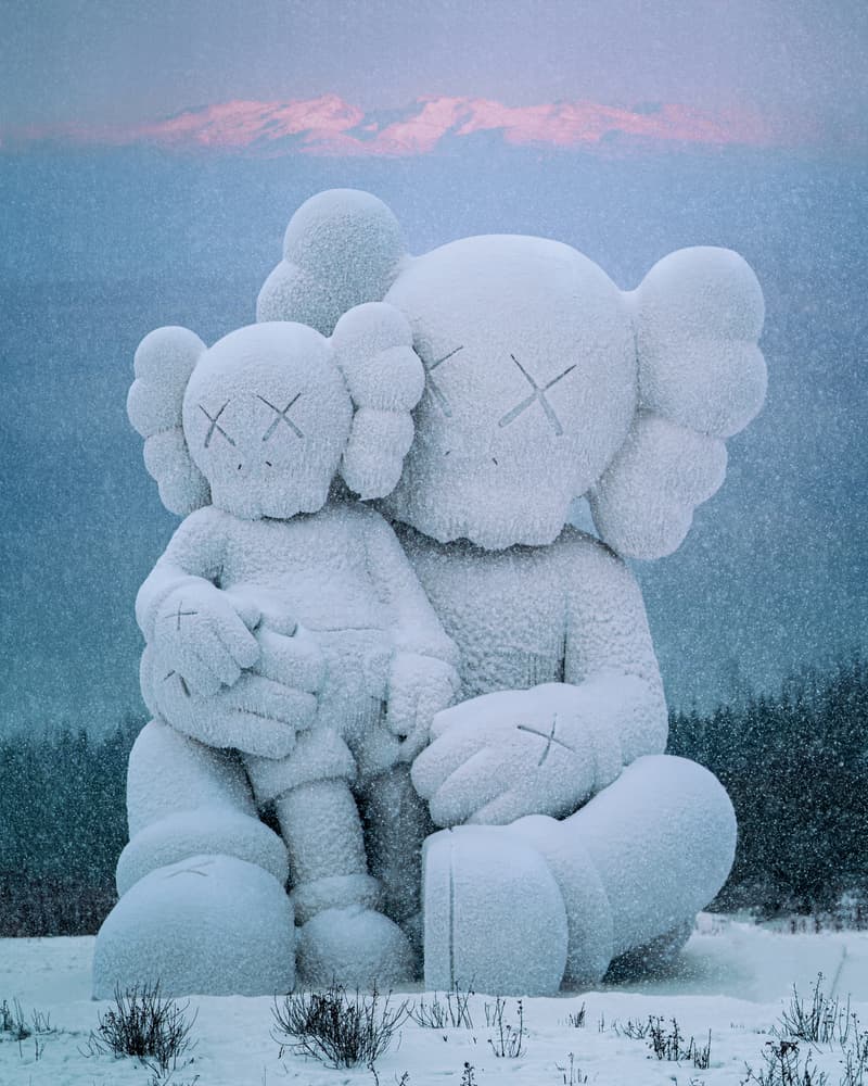 KAWS:HOLIDAY 第八站正式登陆中国长白山 