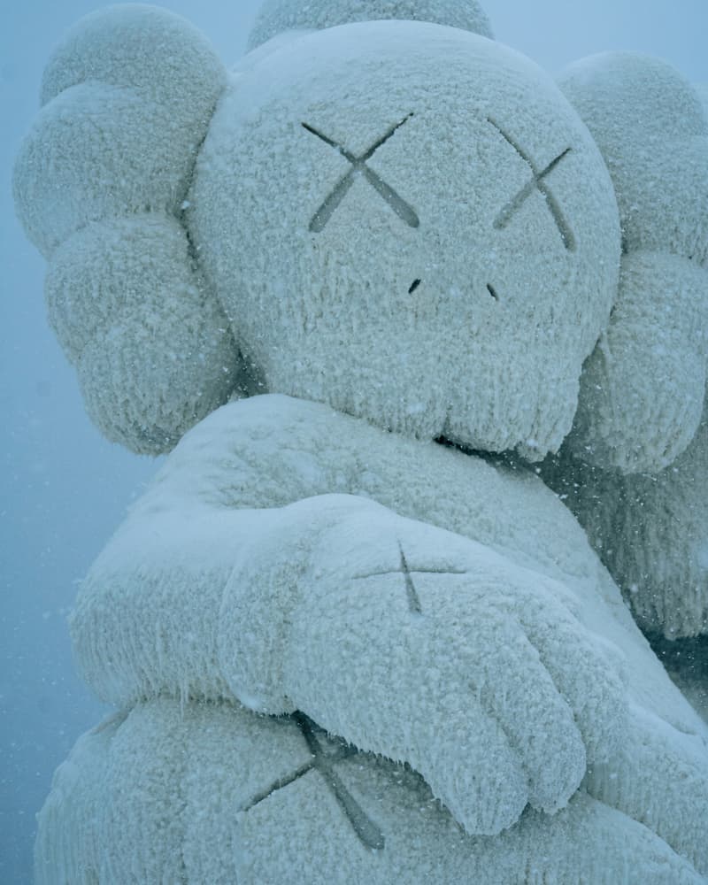 KAWS:HOLIDAY 第八站正式登陆中国长白山 