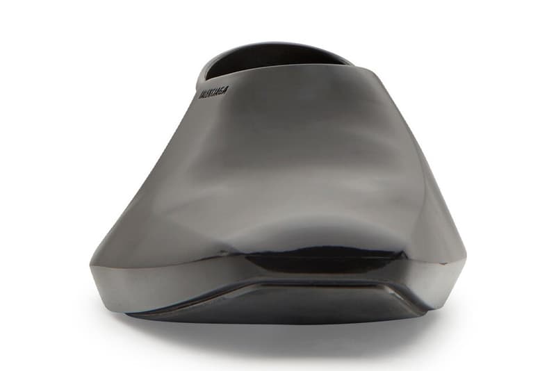 Balenciaga 秀上鞋款售價 $875 美元「Space Shoe」正式開放預購